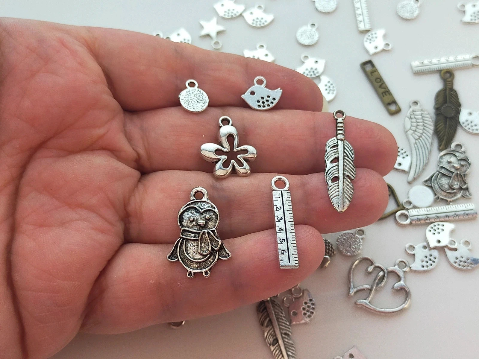 Mix of 60 metal charms Lot no. 6768 – photo 4